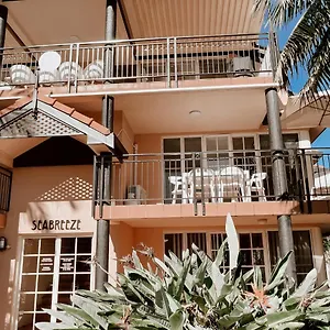 Sea Breeze On Main Aparthotel